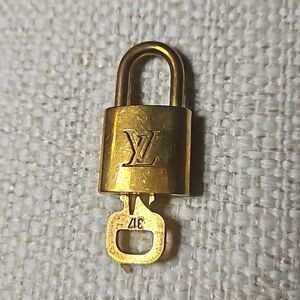 #317 louis vuitton padlock and key set
